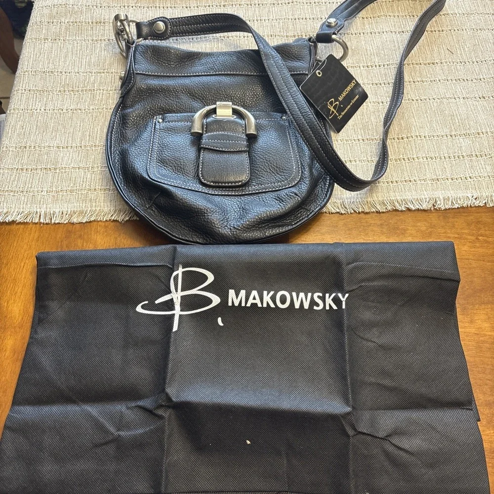B Makowsky Leather Shoulder Bag‎ Black NWT with Dust Bag Excellent Condition